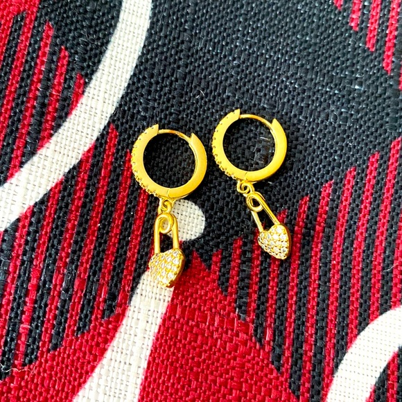 gld shop Jewelry - ⚡️Gld Shop Earrings